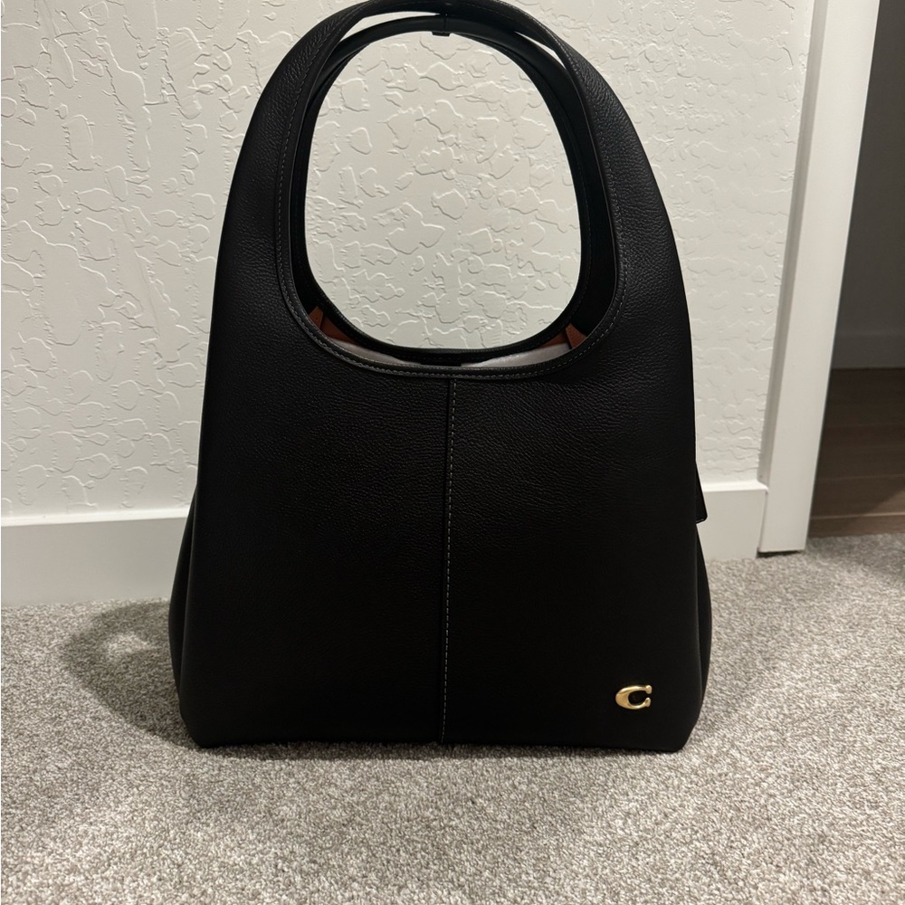 Chic Black Handbag
